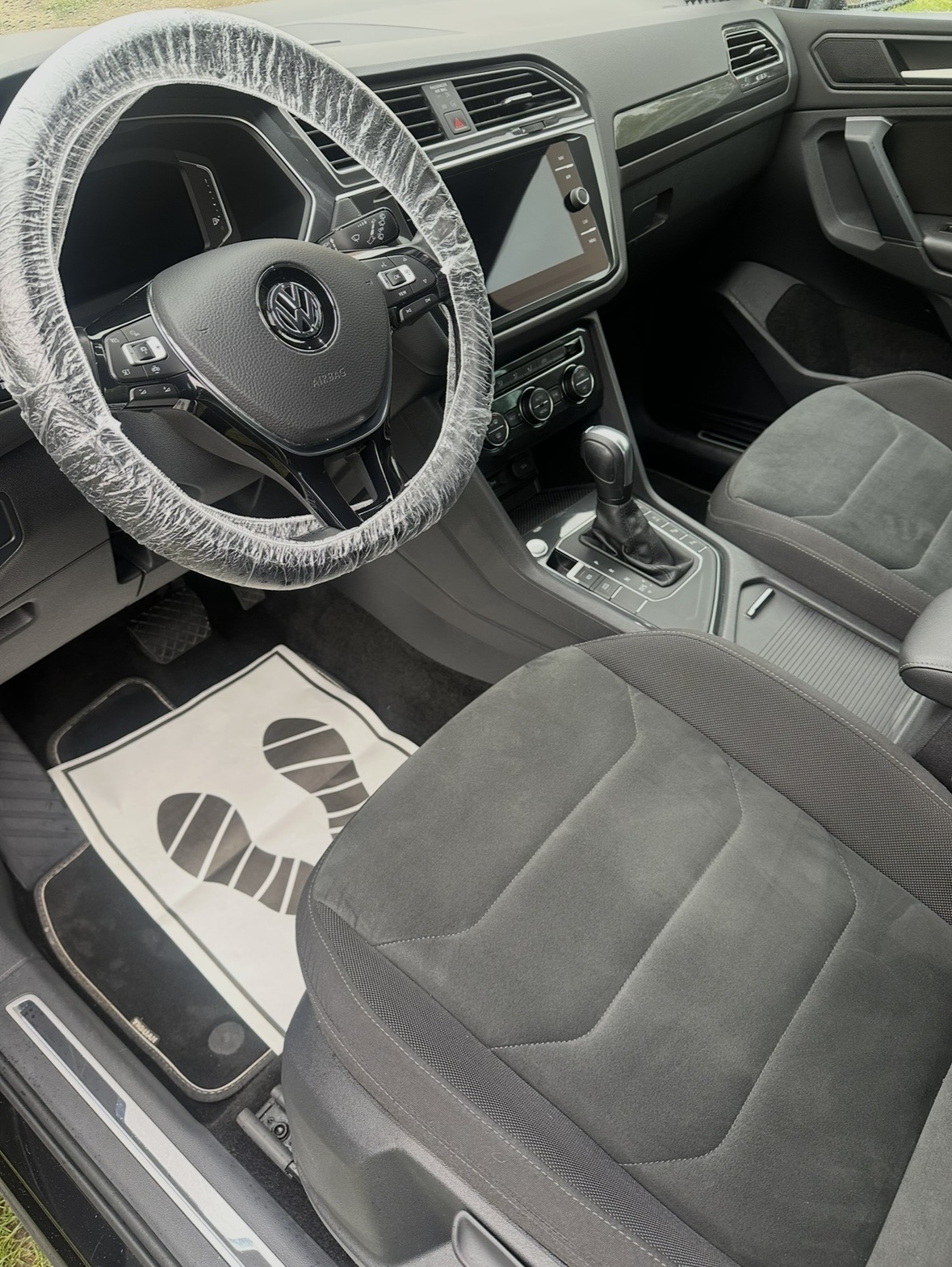 Intérieur automobile après nettoyage